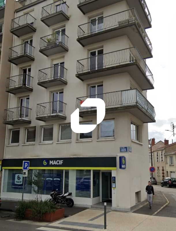 Bureaux et Locaux Commerciaux de 200 m² non divis