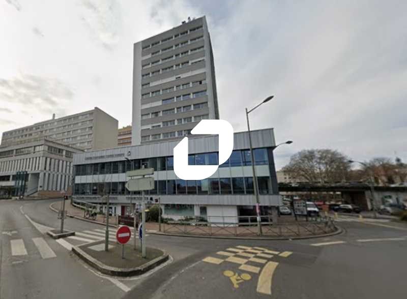 Locaux en centre ville ! A 2 pas des transports, 