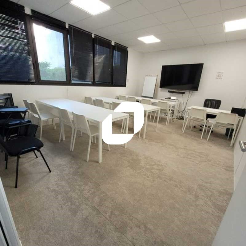 Idéalement situé sur Boulogne Nord, IMMPROVE vous