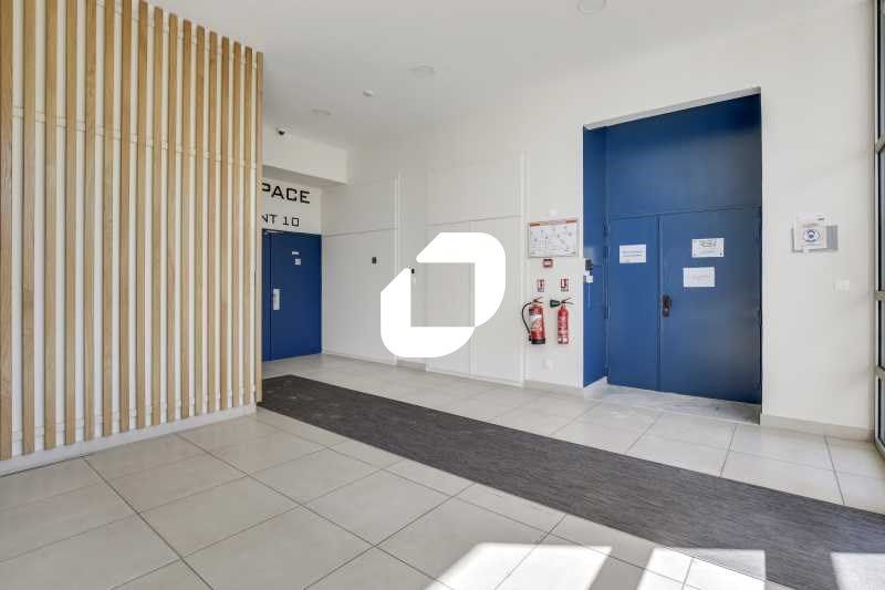 Situé dans la commune de Gennevilliers, à 12 km d