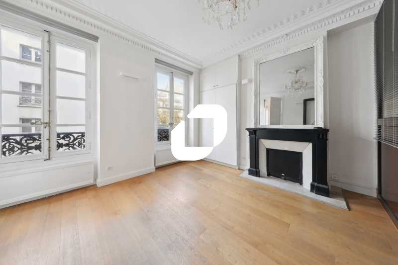 Dans un immeuble ancien plein de charme, IMMPROVE