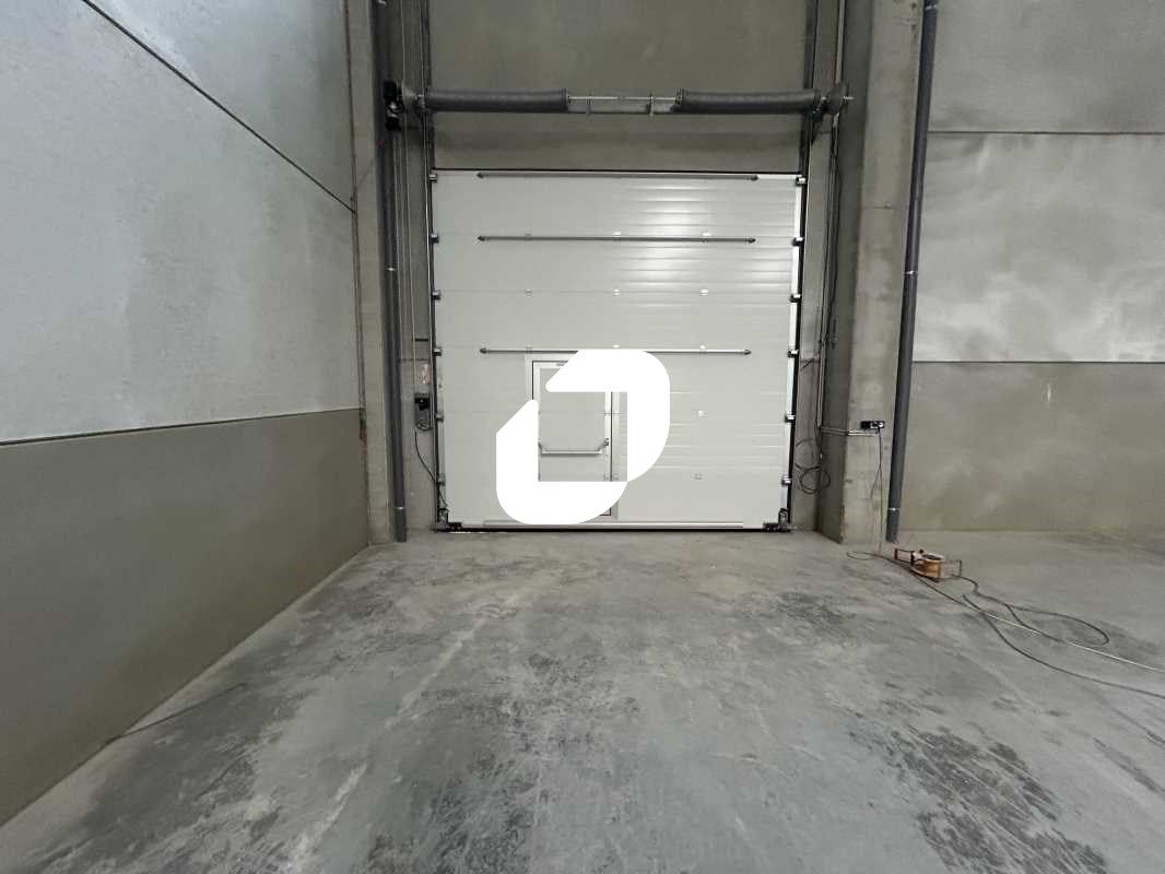 Locaux d'Activités de 2 600 m² à MOISSY CRAMAYEL,