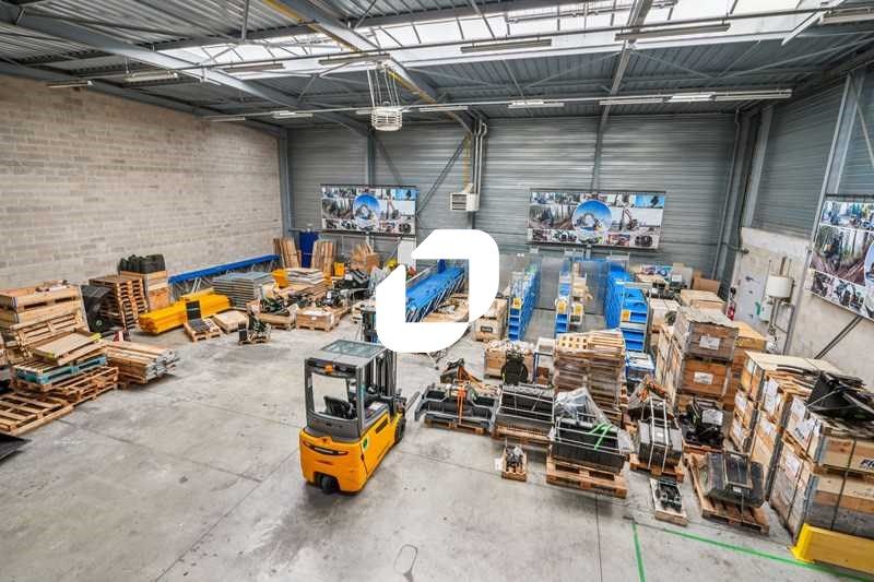 Dans la zone d'activité de la Vigne aux Loups à C