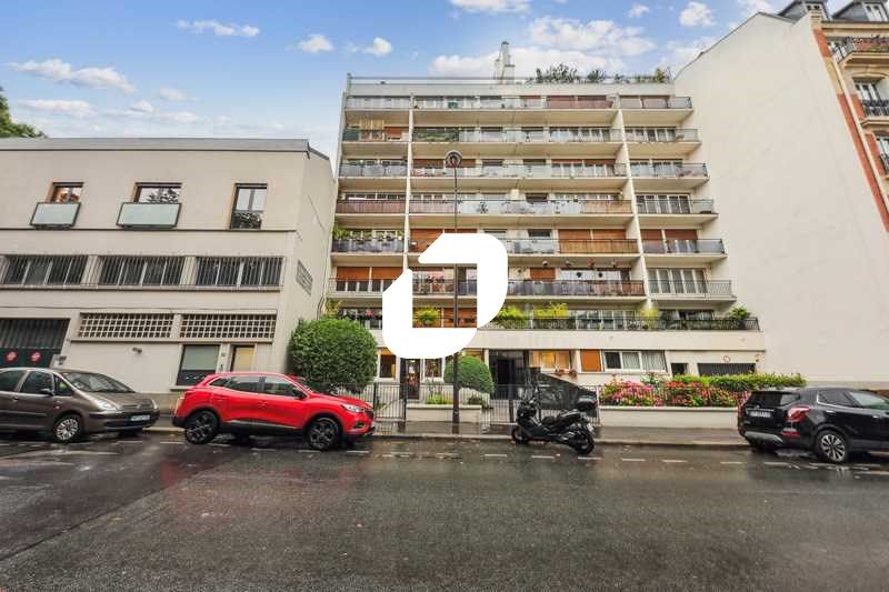 Au pied de la Coulée Verte (12ème), dans un cadre