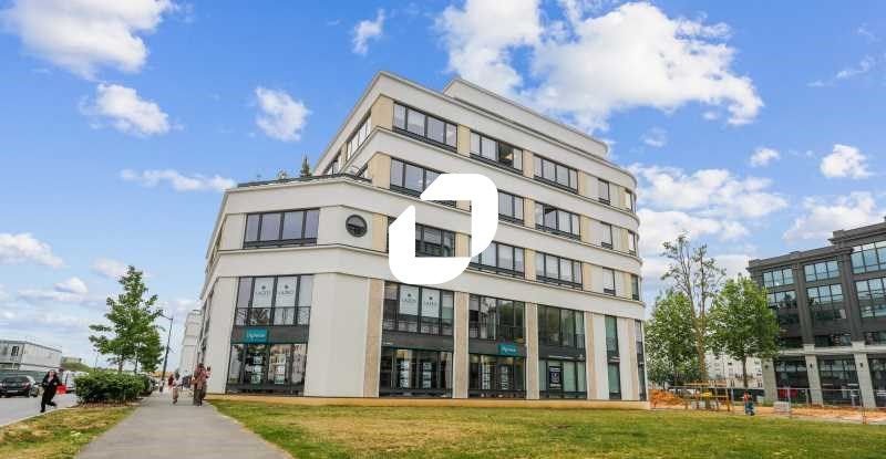 Situé à Chessy, au coeur d'un centre urbain dynam