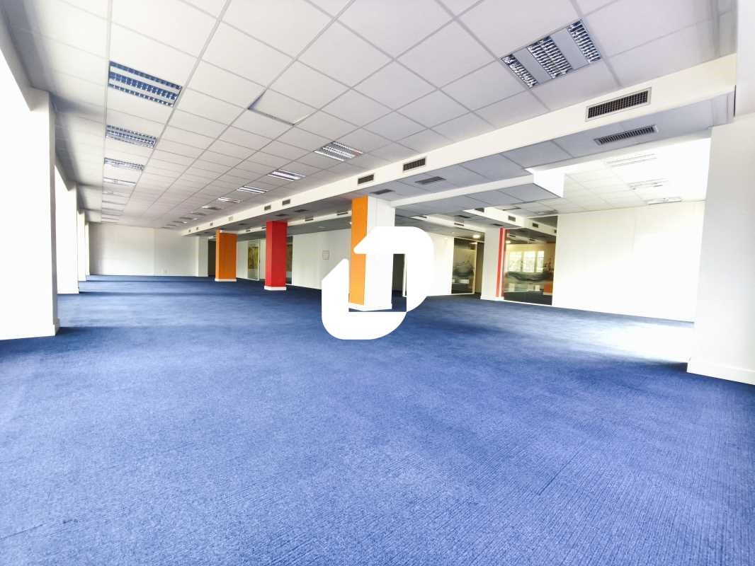 Situé dans le quartier d'affaires du Val de Fonte