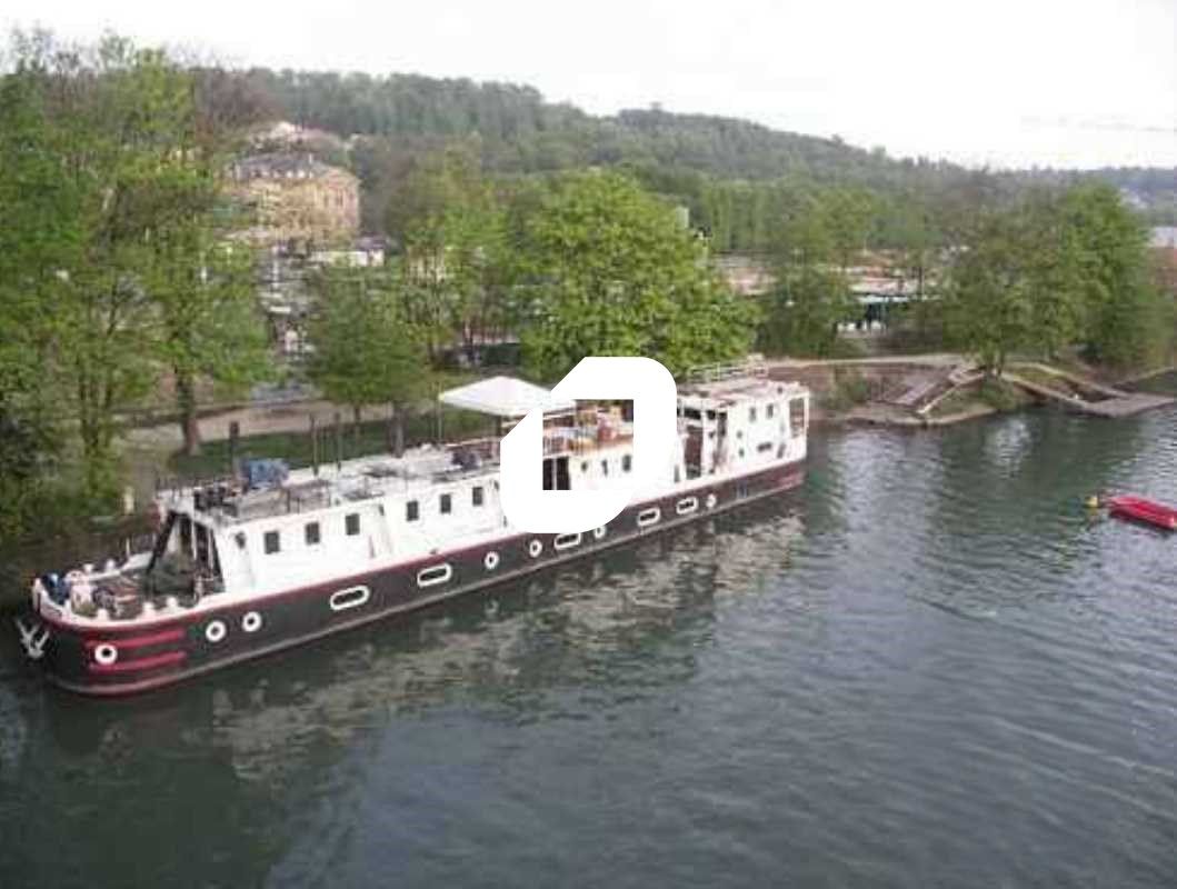 Et si vous achetiez vos bureaux sur un bateau ...