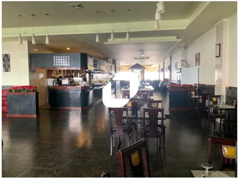 Immprove vous propose une cellule de 550m² au coe