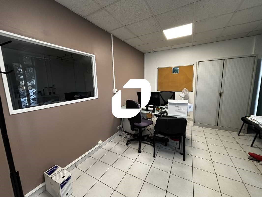 IMMPROVE vous propose à Ris-Orangis un local en r