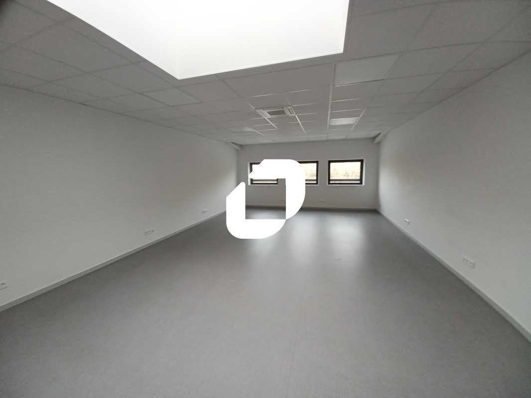 IMMPROVE vous propose des bureaux récents de 53 m
