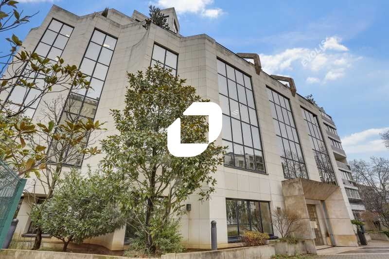 À proximité des commerces, du métro et du centre 