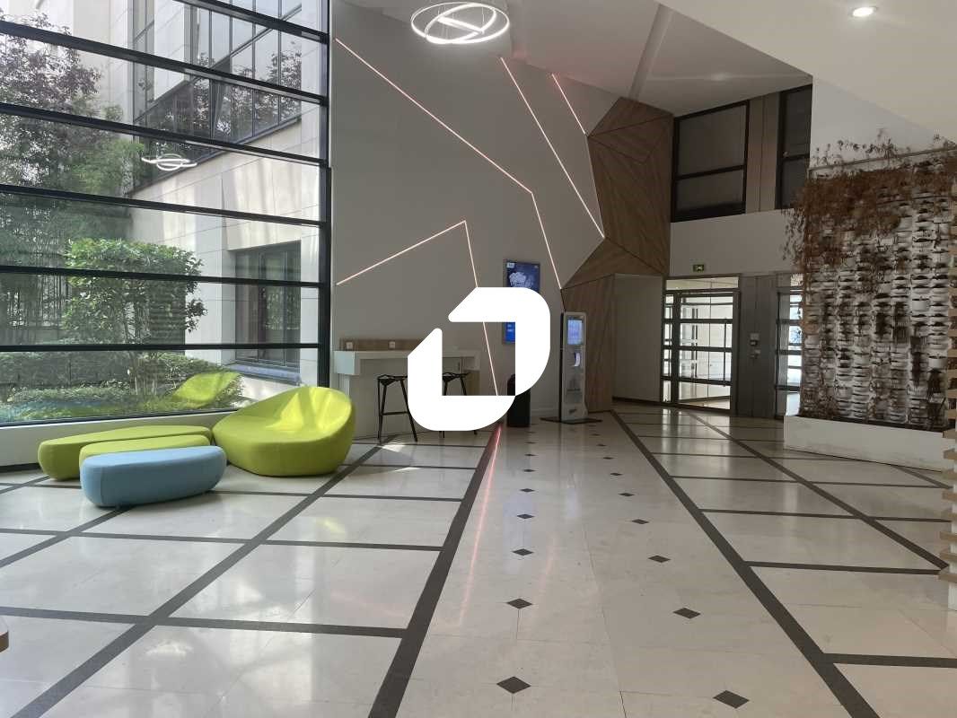 À proximité des commerces, du métro et du centre 