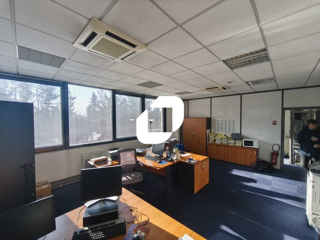 Situé dans l'environnement dynamique d'Europarc, 