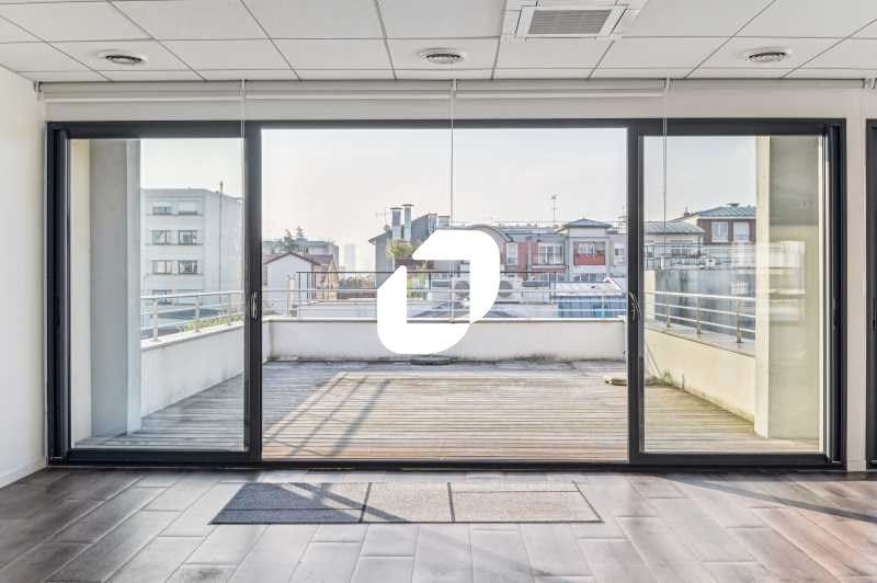 Au sein d'un immeuble entièrement rénové en 2020,