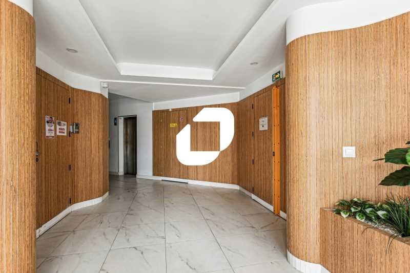 Au sein d'un immeuble moderne, Immprove vous prop