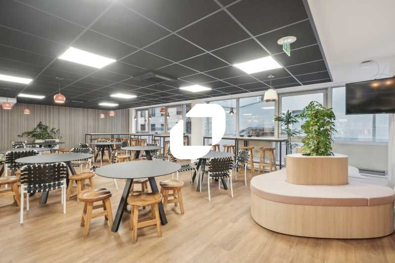 Situées à proximité du métro et de la Gare SNCF ,