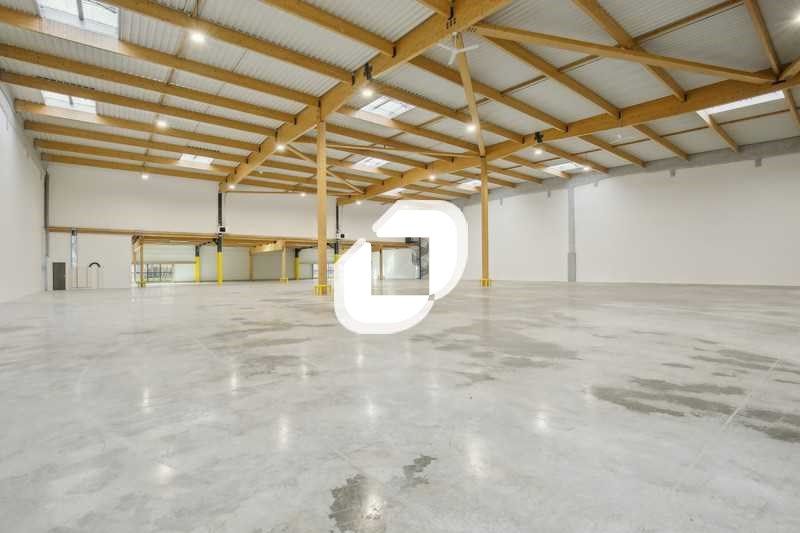 Situé dans la nouvelle zone d'activité de Louvres