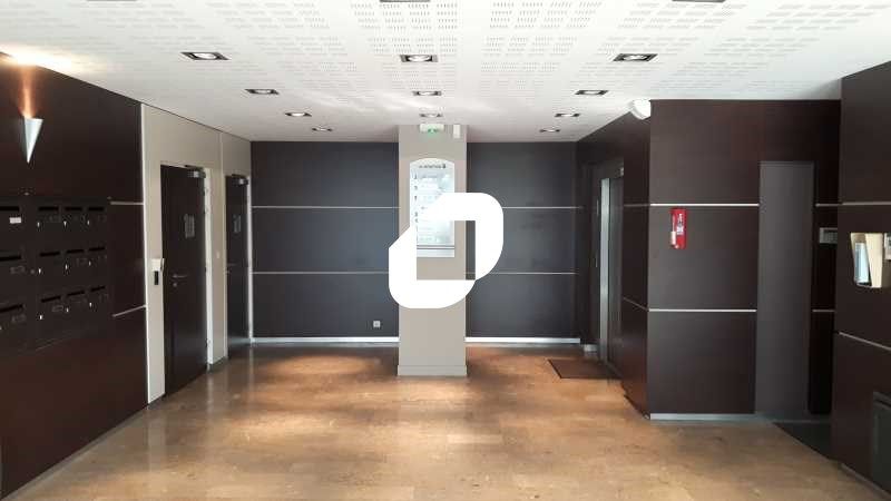 À proximité à pied de la gare RER A de Lognes, et