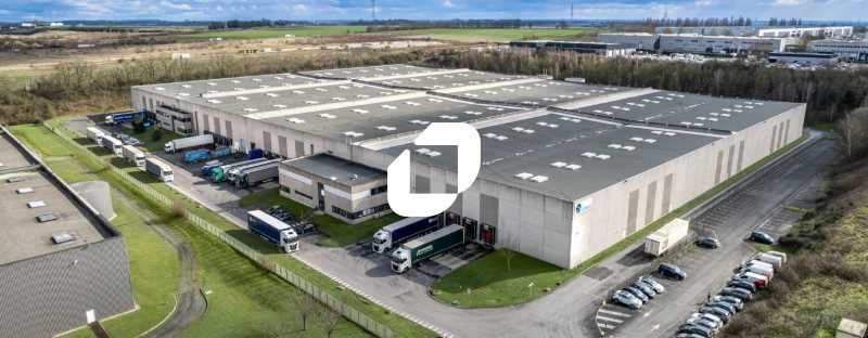 A 8 KM du pole Roissy CDG  et à proximité de la s