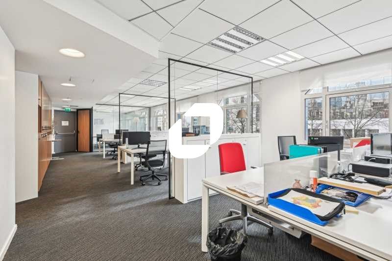 Bureaux « plug and play » avec superbe terrasse p