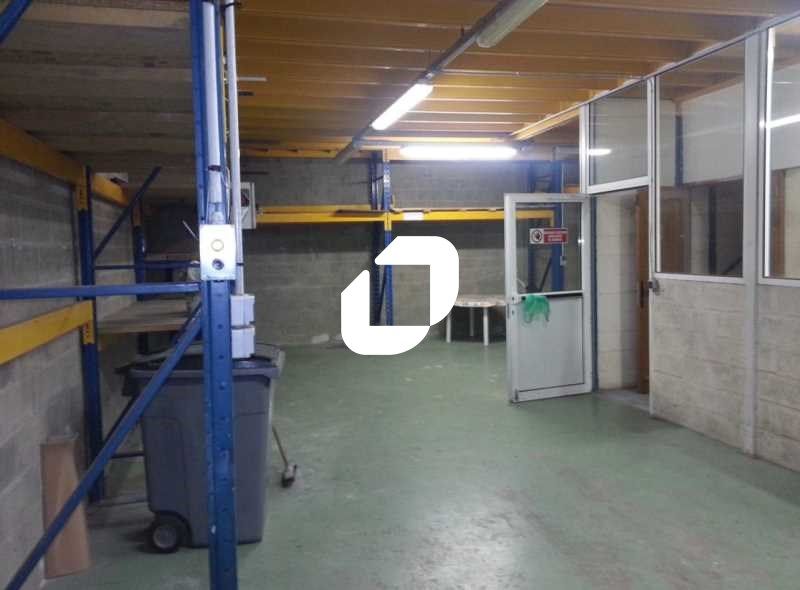 Idéalement situé dans une dynamique zone d'activi