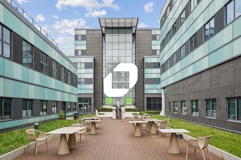 Au sein d'un campus offrant divers services et un