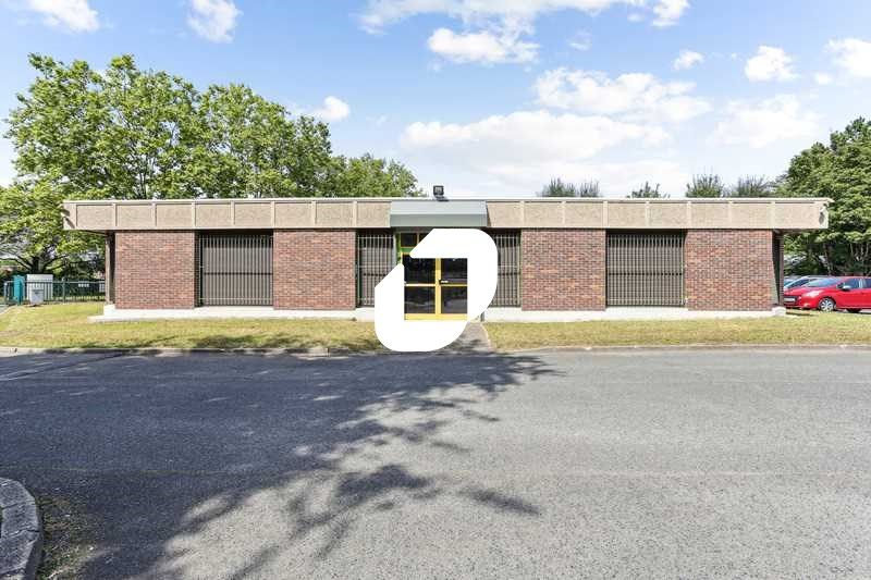 Situé à proximité de l'autoroute A6 et de la nati