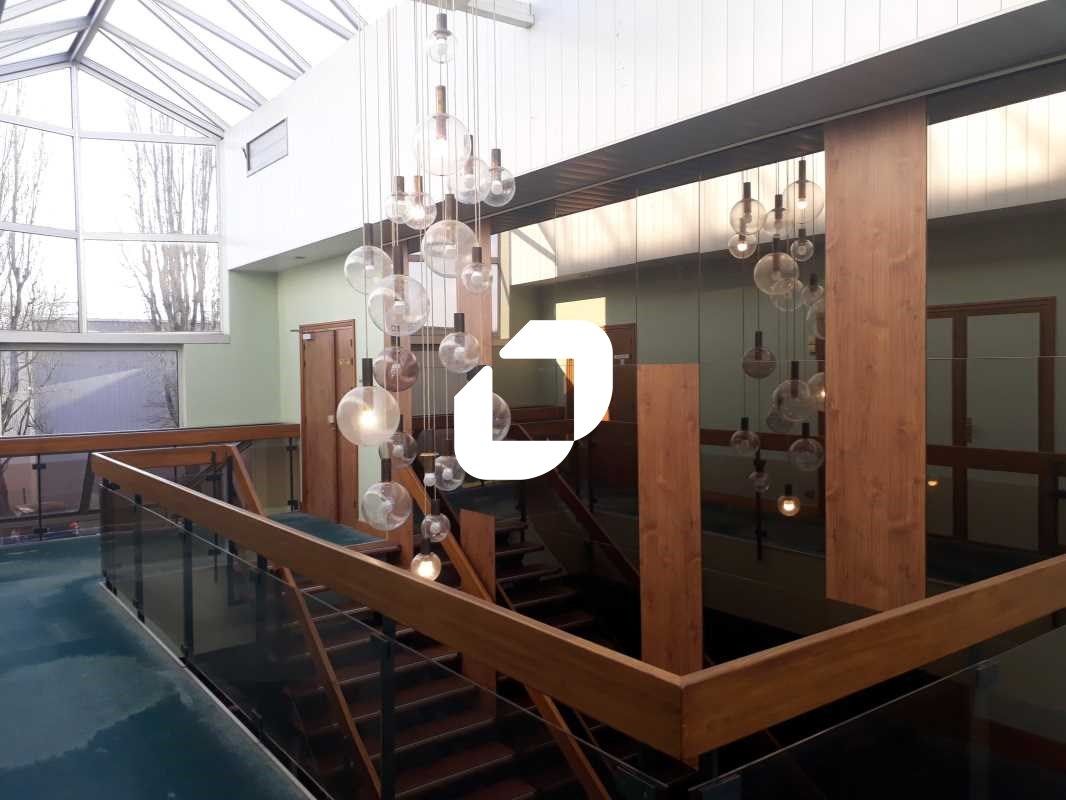 Idéalement situés au coeur du parc d'activité de 