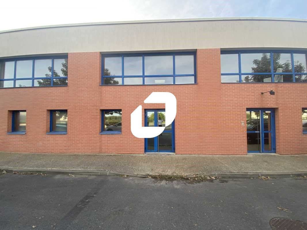 Situé à Lieusaint, au sein de la zone industriell