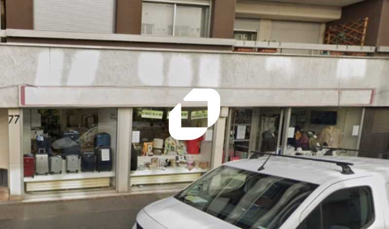 IMMPROVE vous propose un local commercial de 152 