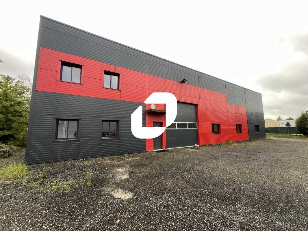 Bâtiment Indépendant à Louer | 650 m² | Dourdan I