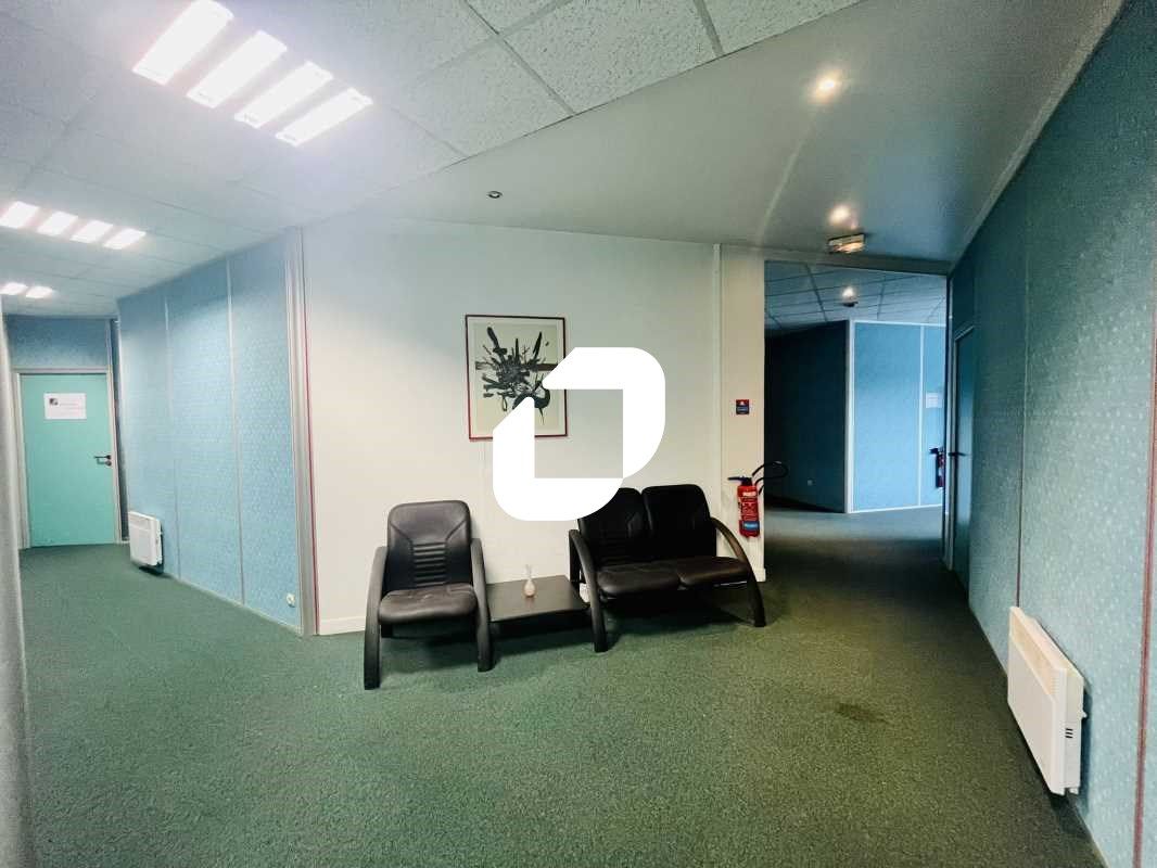 Bureaux à Vendre | 300 m² | Grigny À proximité de