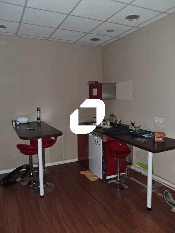 Local  de 91 m² en rez de chaussée sur axe passan