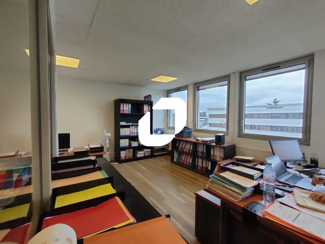 Immprove vous propose face au centre commercial P