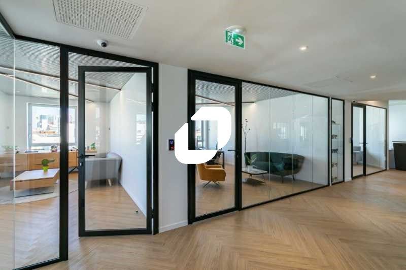 Au sein du quartier commerçant et dynamique, à pr