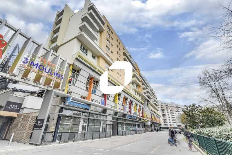 A proximité immédiate du centre commercial Les 3 