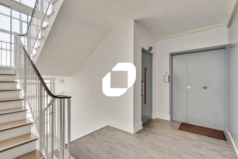 Bureaux disponibles à proximité immédiate du métr