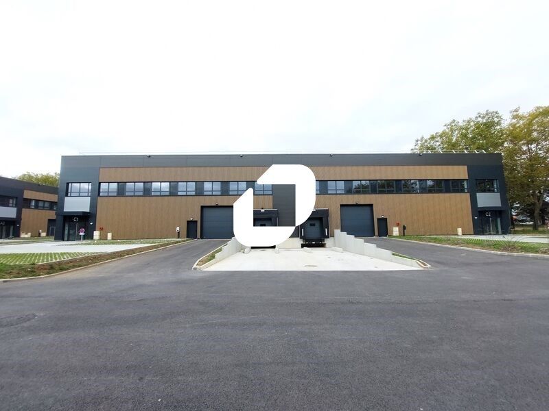 Situés sur la zone d'activité de Trappes-Elancour