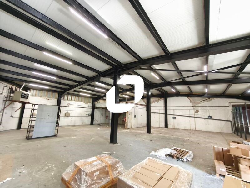 Située à Neuilly Plaisance, au sein d'une zone in