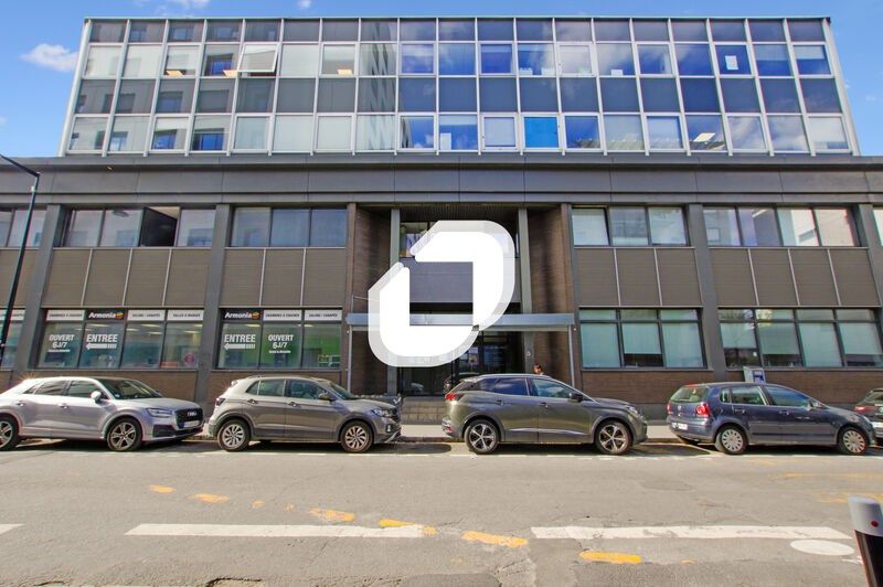 Rare sur le secteur. Proche axes autoroutiers A1,