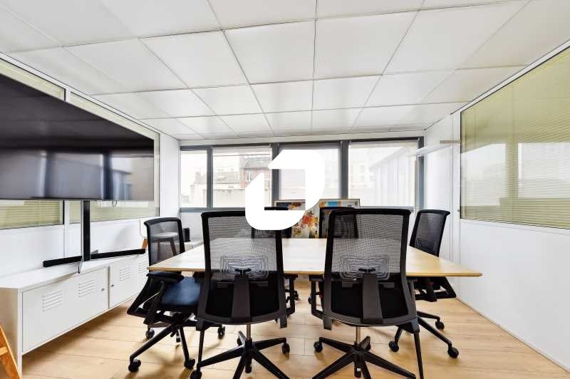 IMMPROVE vous propose, 144m² de bureaux avec terr