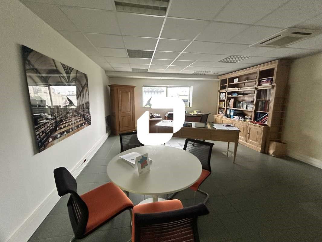 IMMPROVE vous propose un bâtiment indépendant de 