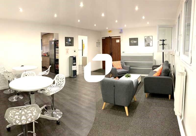 Locaux idéalement situés, à proximité du métro, d