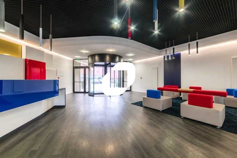 Au sein d'un immeuble moderne et de bon standing,