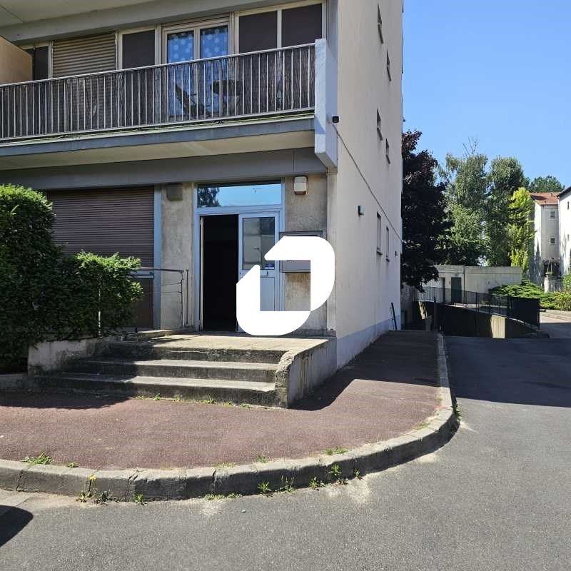 IMMPROVE, vous propose à la vente un lot de burea