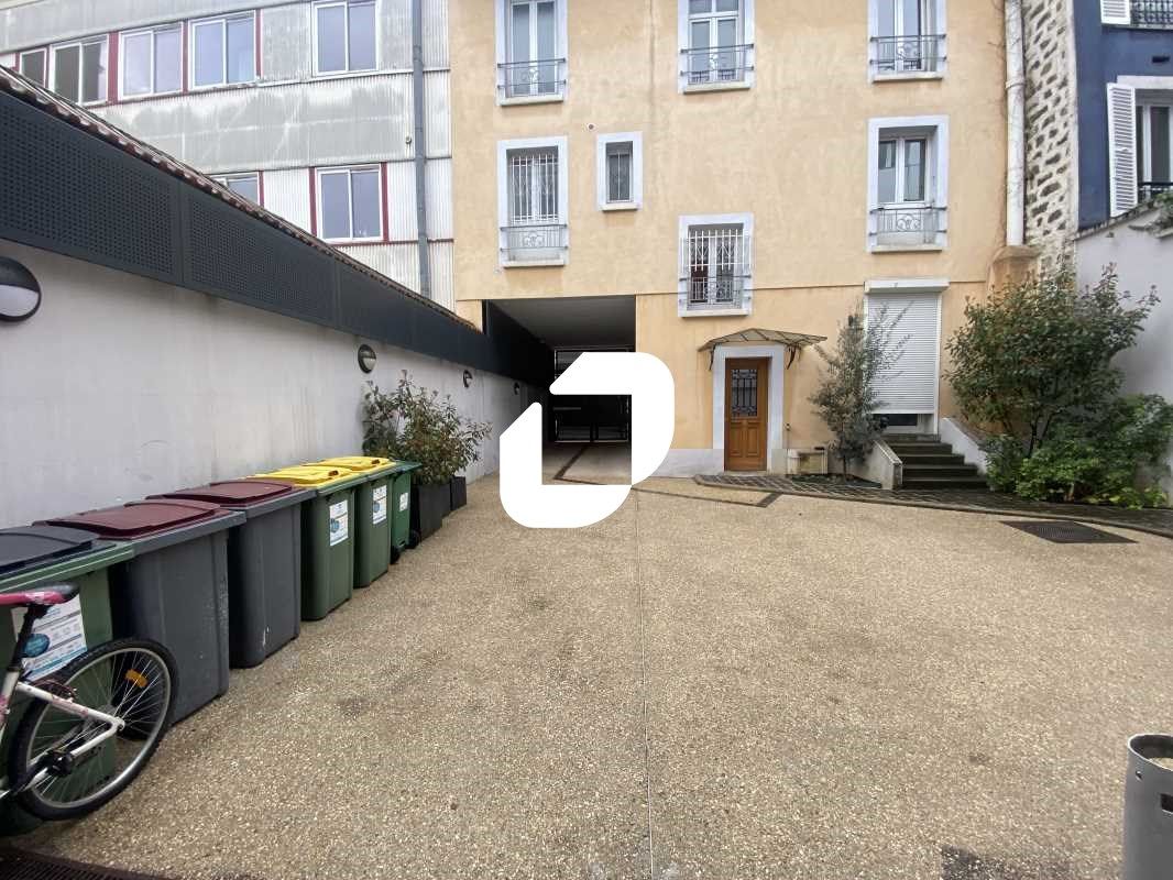 IMMPROVE vous propose dans un immeuble à taille h