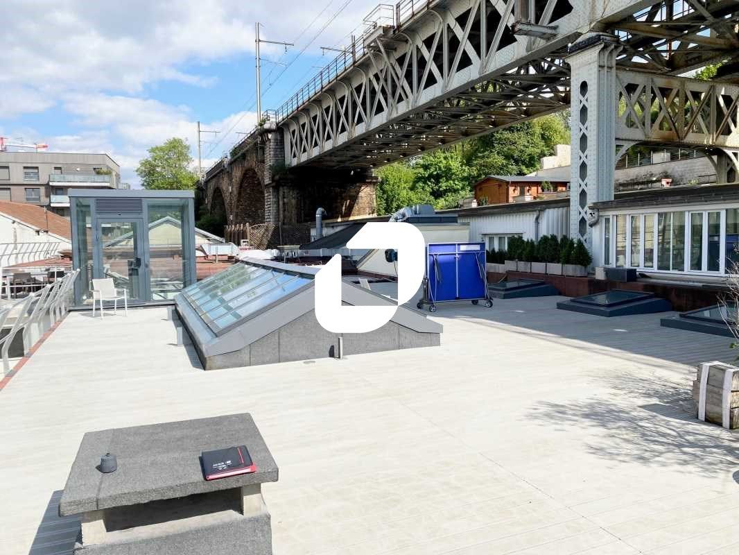 Immprove vous propose, un plateau de bureaux de 1