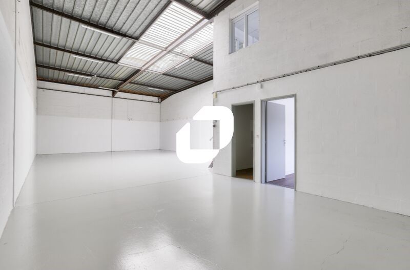 Situé dans la zone d'activité du Vert Galant à Sa