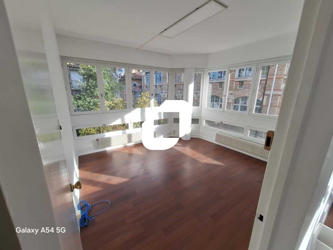 Idéalement situé ! A proximité de la Place Marcel