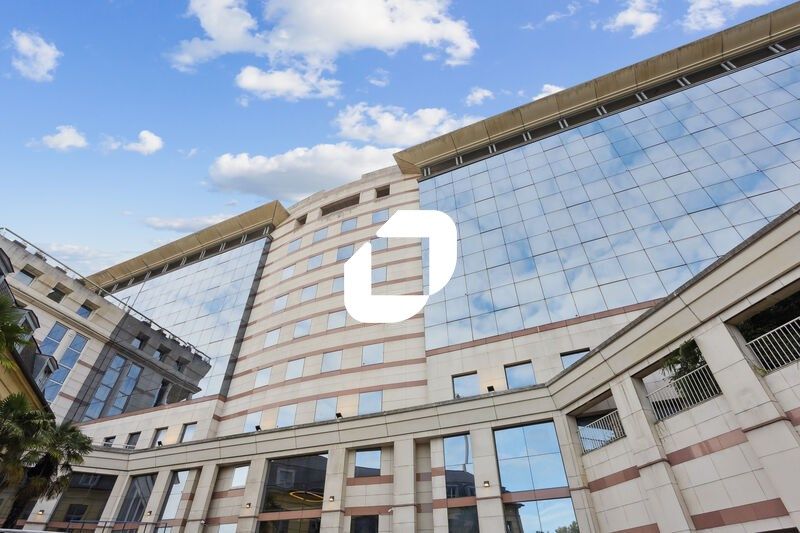 Sur les quais de Seine, face à Boulogne et la Sei